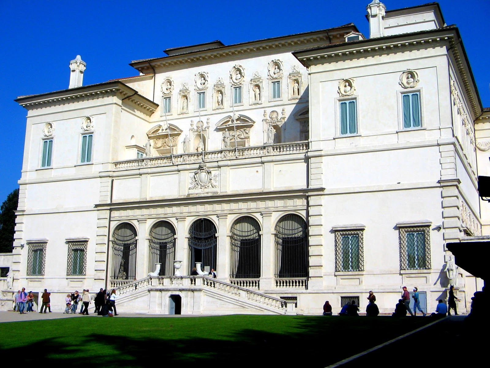 Villa Borghese & Pincio — Art and Air